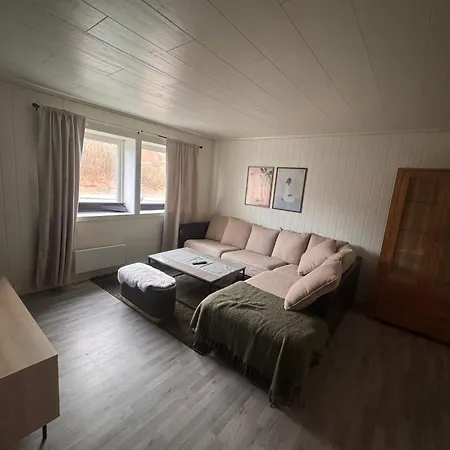 2 Beds Centrally Located In Апартаменты